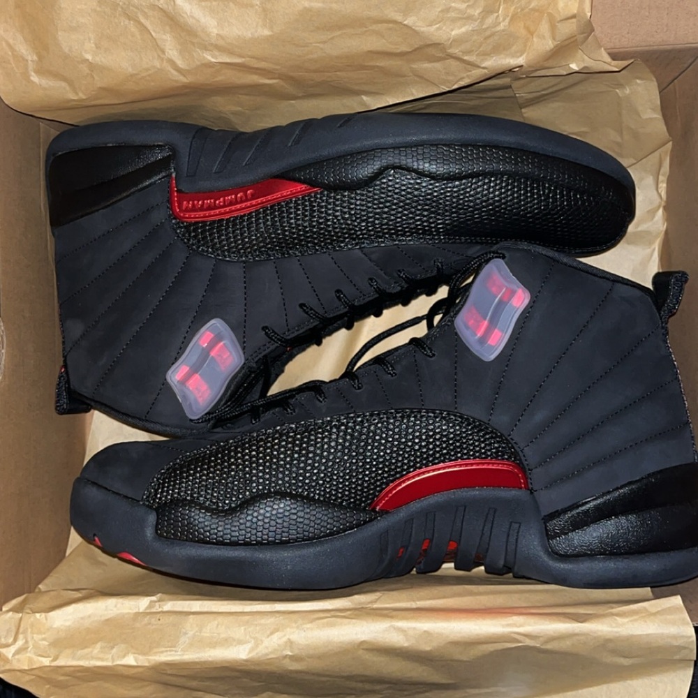 JORDAN RETRO 12 “BLACK VARSITY RED” SZ 11